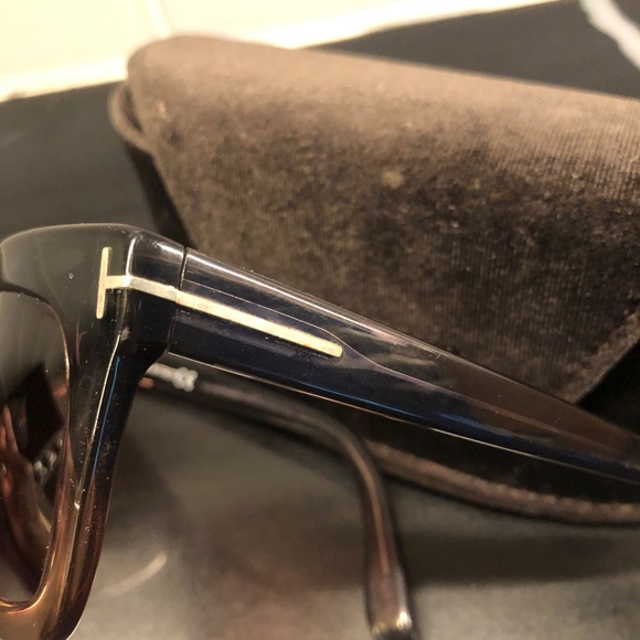 Tom ford sun glasses. Wore for a year. Brown Ambré. Normal wear and tear. - Picture 10 of 12